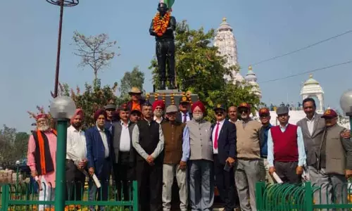 JAMMU: विक्टोरिया क्रॉस हीरो प्रकाश सिंह को श्रद्धांजलि दी गई JAMMU: विक्टोरिया क्रॉस हीरो प्रकाश सिंह को श्रद्धांजलि दी गई