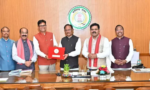 छत्तीसगढ़ बजट: 1.72 लाख करोड़ का बजट पेश, एजुकेशन, इंडस्ट्री और कनेक्टिविटी पर बड़ा निवेश छत्तीसगढ़ बजट: 1.72 लाख करोड़ का बजट पेश, एजुकेशन, इंडस्ट्री और कनेक्टिविटी पर बड़ा निवेश