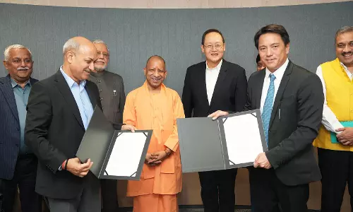 योगी आदित्यनाथ ने Singapore में वार्ता की, दो अहम समझौता ज्ञापनों पर हस्ताक्षर योगी आदित्यनाथ ने Singapore में वार्ता की, दो अहम समझौता ज्ञापनों पर हस्ताक्षर