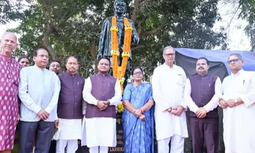 कांतकवि लक्ष्मीकांत महापात्र को उनकी पुण्यतिथि पर श्रद्धांजलि दी गई कांतकवि लक्ष्मीकांत महापात्र को उनकी पुण्यतिथि पर श्रद्धांजलि दी गई