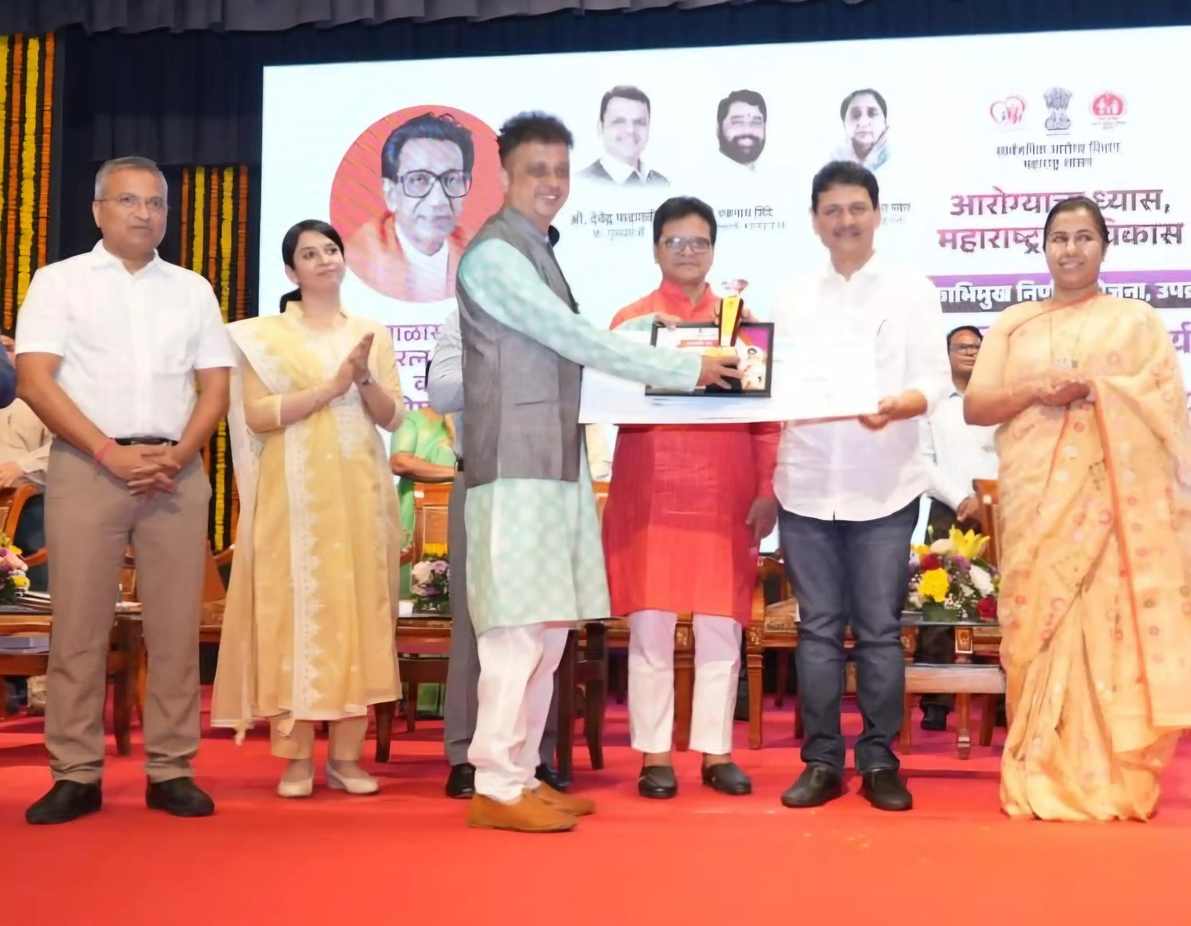 Mumbai: वरिष्ठ पत्रकार प्रशांत का हुआ सम्मान Mumbai: वरिष्ठ पत्रकार प्रशांत का हुआ सम्मान