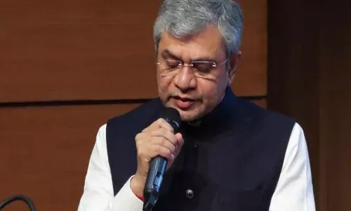 मंत्रिमंडल ने Kerala का नाम बदलकर केरलम करने को दी मंजूरी मंत्रिमंडल ने Kerala का नाम बदलकर केरलम करने को दी मंजूरी