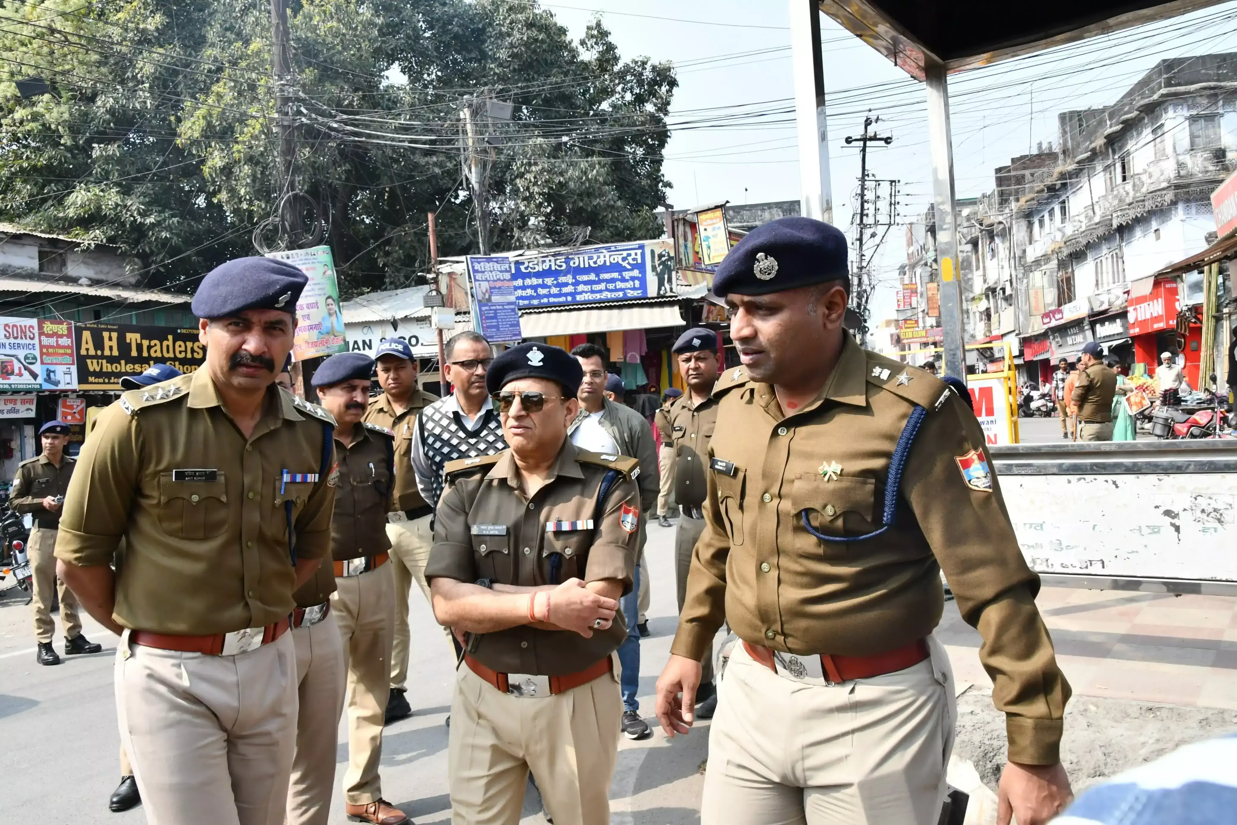 Haldwani: रेलवे भूमि अतिक्रमण मामले में पुलिस अलर्ट Haldwani: रेलवे भूमि अतिक्रमण मामले में पुलिस अलर्ट