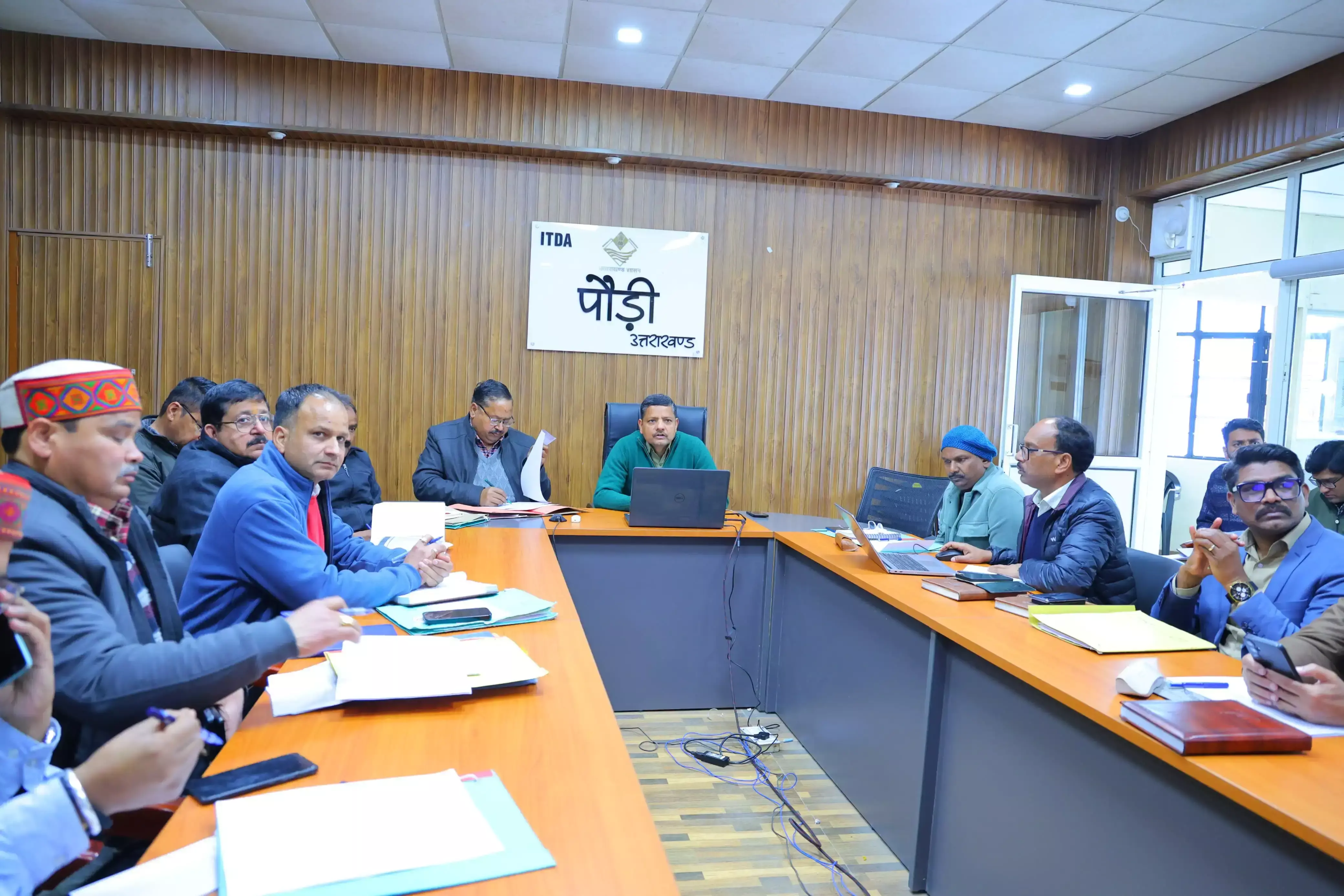 Pauri Garhwal: सीडीओ की समीक्षा बैठक में निर्देश, समय सीमा में बजट खर्च करने के आदेश