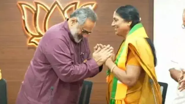 Kerala: वी डी सतीशन को चुनौती, कांग्रेस नेता ने भाजपा का दामन थामा Kerala: वी डी सतीशन को चुनौती, कांग्रेस नेता ने भाजपा का दामन थामा