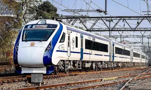 Jammu–श्रीनगर डायरेक्ट ट्रेन 1 मार्च से, वंदे भारत 20 कोच के साथ Jammu–श्रीनगर डायरेक्ट ट्रेन 1 मार्च से, वंदे भारत 20 कोच के साथ