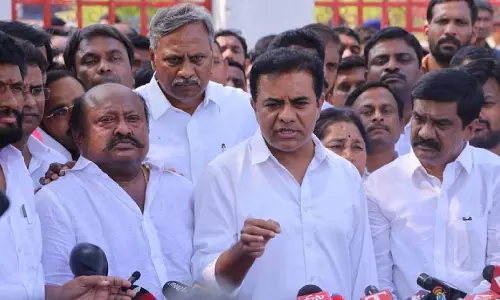 KTR ने कांग्रेस सरकार पर नगर निगम चुनाव जीतने के लिए पुलिस को हथियार बनाने का आरोप लगाया