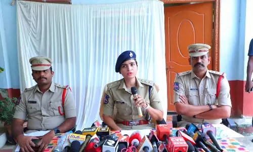 Sathupally पुलिस ने साइबर फ्रॉड केस में मुख्य आरोपी सहित 14 गिरफ्तार Sathupally पुलिस ने साइबर फ्रॉड केस में मुख्य आरोपी सहित 14 गिरफ्तार