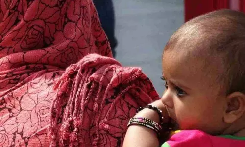 बच्चा बेचने का मामला interstate होने की संभावना; बच्चा खरीदने वाली महिला गिरफ्तार बच्चा बेचने का मामला interstate होने की संभावना; बच्चा खरीदने वाली महिला गिरफ्तार