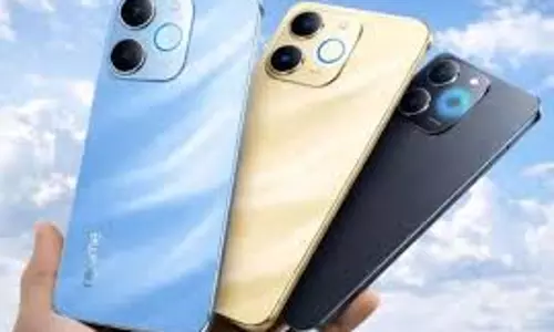 Realme P4 Lite की भारत में शुरू हुई बिक्री, जानें प्राइस, ऑफर्स Realme P4 Lite की भारत में शुरू हुई बिक्री, जानें प्राइस, ऑफर्स