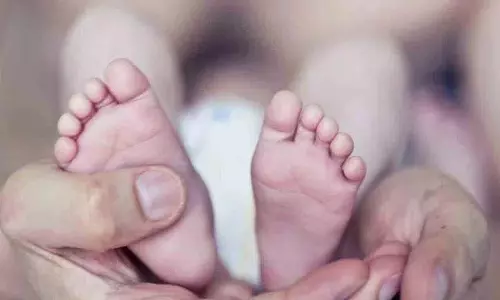 MP की मां ने कंस्ट्रक्शन साइट पर बेटे पर गुस्सा दिखाया MP की मां ने कंस्ट्रक्शन साइट पर बेटे पर गुस्सा दिखाया