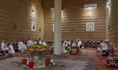 Saudi Arabia हेल शहर में रमज़ान के दौरान मदाफा में मेहमानों का स्वागत Saudi Arabia हेल शहर में रमज़ान के दौरान मदाफा में मेहमानों का स्वागत