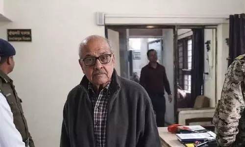 ग्वालियर में 25 दिन तक चली डिजिटल चोरी में Air Force के पूर्व डॉक्टर ने गंवाए ₹2.5 करोड़ ग्वालियर में 25 दिन तक चली डिजिटल चोरी में Air Force के पूर्व डॉक्टर ने गंवाए ₹2.5 करोड़