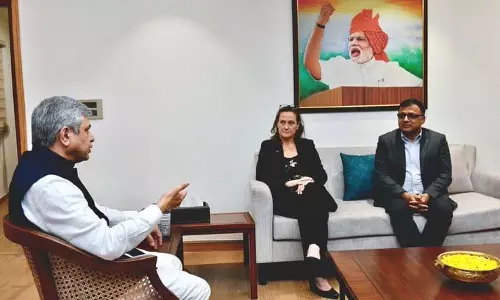 केंद्रीय मंत्री अश्विनी वैष्णव ने मर्क इलेक्ट्रॉनिक्स के EVP से की मुलाकात