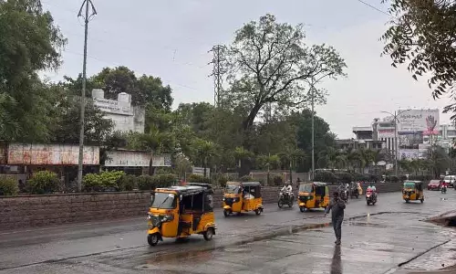 Telangana में बेमौसम बारिश और ओले से फसल नुकसान, किसानों में चिंता Telangana में बेमौसम बारिश और ओले से फसल नुकसान, किसानों में चिंता
