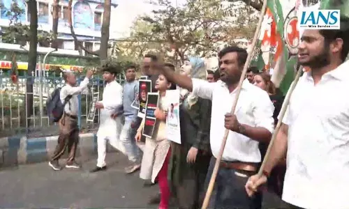 Congress ने दिल्ली में युवा कांग्रेस अध्यक्ष की गिरफ्तारी के खिलाफ विरोध प्रदर्शन किया Congress ने दिल्ली में युवा कांग्रेस अध्यक्ष की गिरफ्तारी के खिलाफ विरोध प्रदर्शन किया