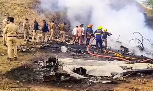 बारामती क्रैश के बाद DGCA की बड़ी कार्रवाई, वीएसआर के 4 प्लेन ग्राउंड करने की तैयारी बारामती क्रैश के बाद DGCA की बड़ी कार्रवाई, वीएसआर के 4 प्लेन ग्राउंड करने की तैयारी
