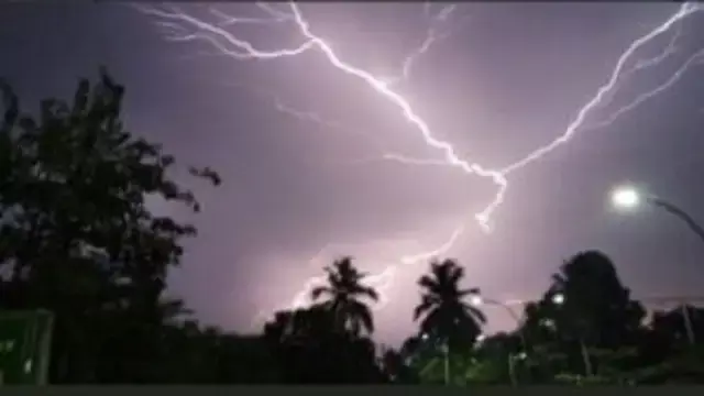 Cuttack और भुवनेश्वर समेत 10 जिलों में बारिश और बिजली गिरने की संभावना, देखें डिटेल्स