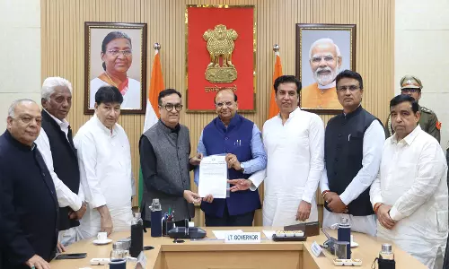 कांग्रेस ने IYC प्रमुख की गिरफ्तारी पर दिल्ली उपराज्यपाल को ज्ञापन सौंपा कांग्रेस ने IYC प्रमुख की गिरफ्तारी पर दिल्ली उपराज्यपाल को ज्ञापन सौंपा