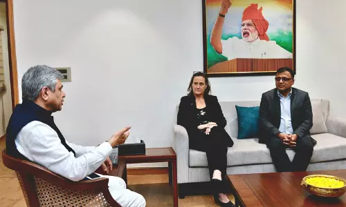 Ashwini Vaishnav ने मर्क सेमीकंडक्टर सहयोग पर चर्चा की