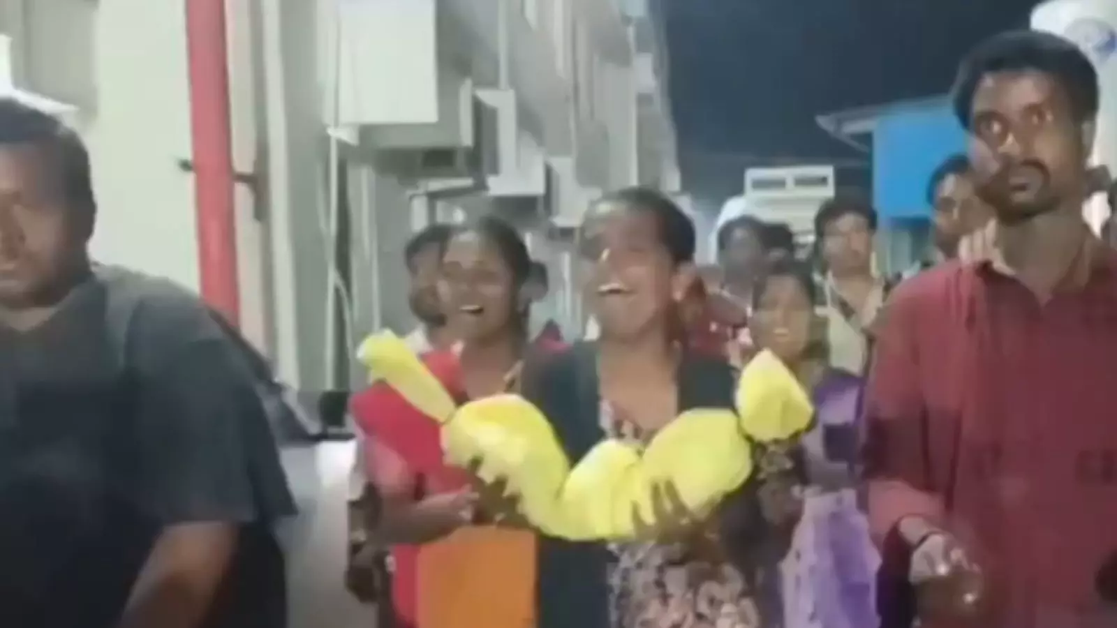 Nagarkurnool: शिशु की मौत के मामले में मंदिर प्रबंधन पर SC/ST एक्ट के तहत मामला दर्ज Nagarkurnool: शिशु की मौत के मामले में मंदिर प्रबंधन पर SC/ST एक्ट के तहत मामला दर्ज