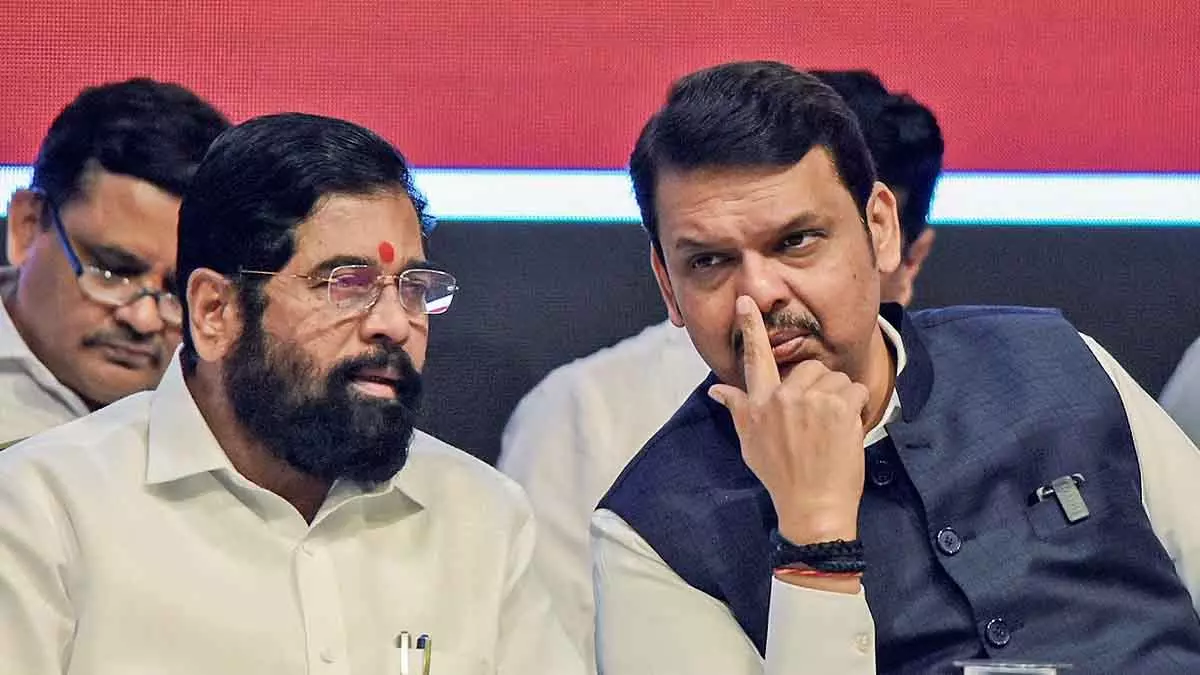 सहयोगी दलों के बीच तनाव बढ़ा: ठाणे में पहली आम बैठक में BJP और शिंदे की शिवसेना में टकराव सहयोगी दलों के बीच तनाव बढ़ा: ठाणे में पहली आम बैठक में BJP और शिंदे की शिवसेना में टकराव