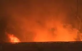 Odisha: सुपरमार्केट में देर रात लगी भीषण आग , इलाके में दहशत Odisha: सुपरमार्केट में देर रात लगी भीषण आग , इलाके में दहशत