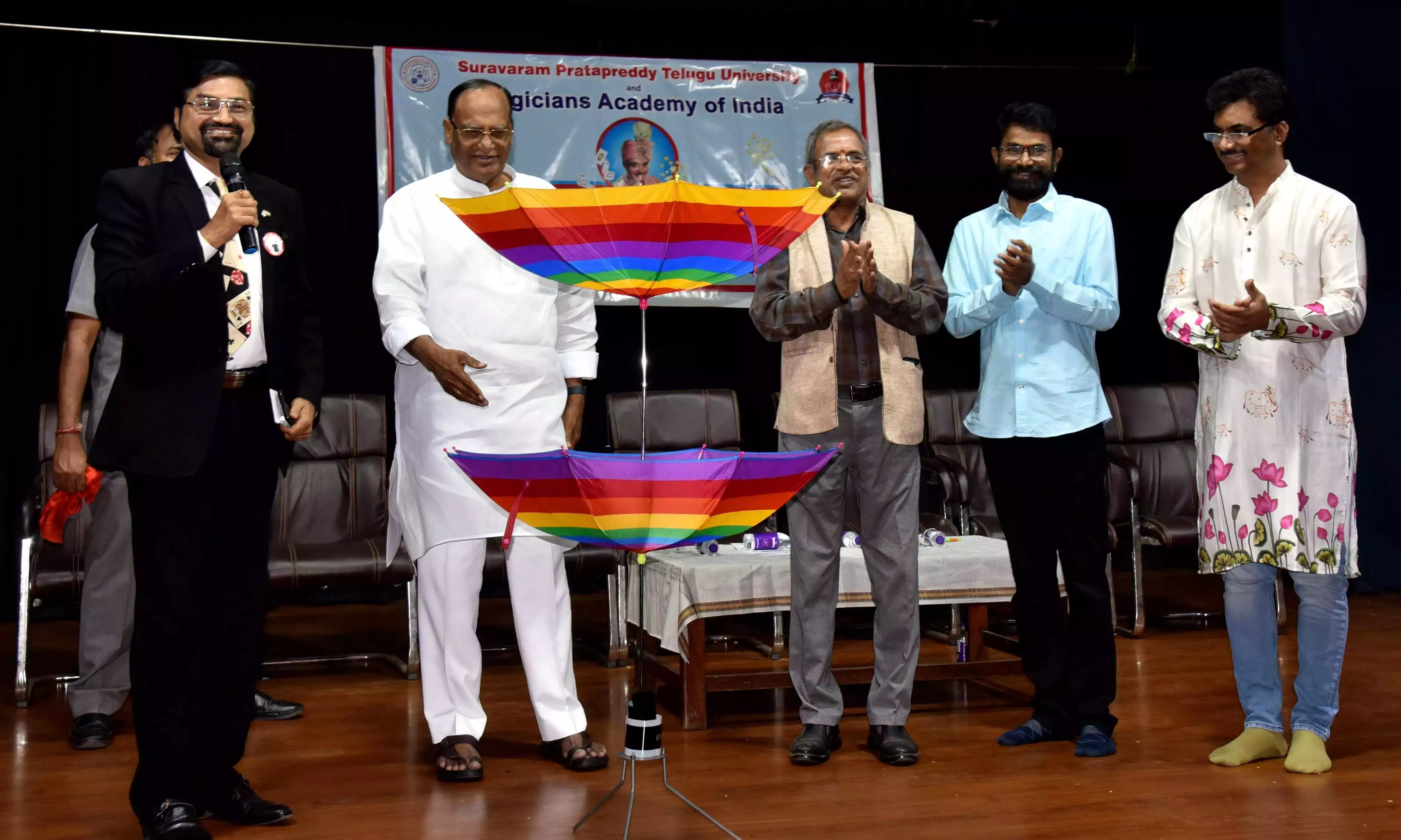 तेलुगु University अगले एकेडमिक साल में पूरा मैजिक करिकुलम शुरू करेगी तेलुगु University अगले एकेडमिक साल में पूरा मैजिक करिकुलम शुरू करेगी