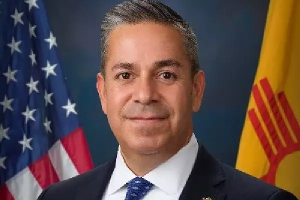 US सीनेटरों ने ट्रंप को टैरिफ वापस करने का प्रस्ताव रखा US सीनेटरों ने ट्रंप को टैरिफ वापस करने का प्रस्ताव रखा