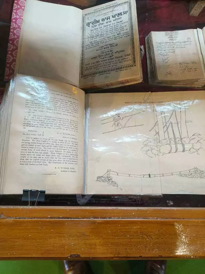 1857 Punjab गजट से महाराजा दलीप के पत्र तक, क्राफ्ट मेले में खालसा दरबार का दुर्लभ इतिहास जीवंत हो उठा 1857 Punjab गजट से महाराजा दलीप के पत्र तक, क्राफ्ट मेले में खालसा दरबार का दुर्लभ इतिहास जीवंत हो उठा