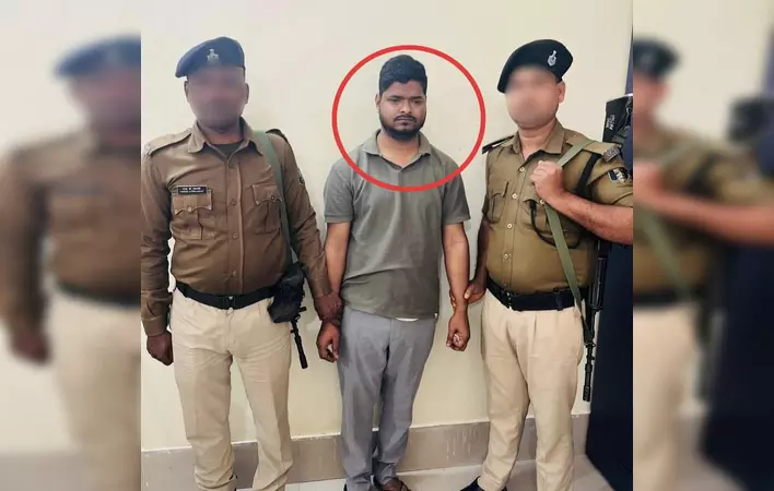 Vigilance Bureau को मिली सफलता, प्रखंड आपूर्ति पदाधिकारी और सर्वे अमीन रिश्वत लेते रंगेहाथ गिरफ्तार Vigilance Bureau को मिली सफलता, प्रखंड आपूर्ति पदाधिकारी और सर्वे अमीन रिश्वत लेते रंगेहाथ गिरफ्तार