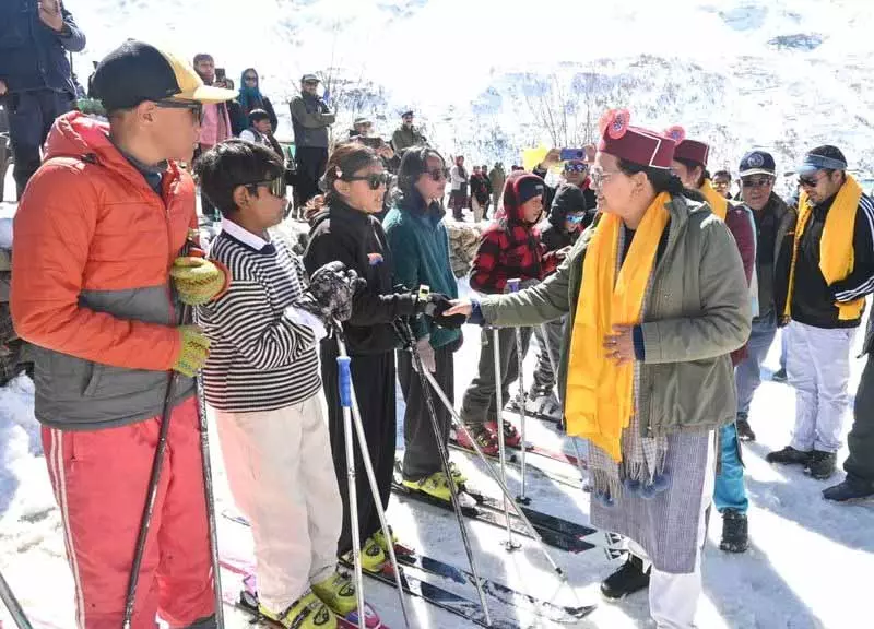 Himachal: जिस्पा के लिए 72 करोड़ रुपये के आइस हॉकी रिंक को मंज़ूरी, केंद्र की मंज़ूरी का इंतज़ार Himachal: जिस्पा के लिए 72 करोड़ रुपये के आइस हॉकी रिंक को मंज़ूरी, केंद्र की मंज़ूरी का इंतज़ार