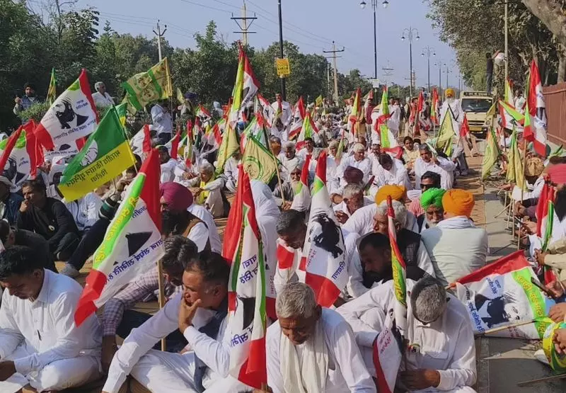 किसान यूनियनों ने Kurukshetra में 3 दिन का विरोध प्रदर्शन शुरू किया किसान यूनियनों ने Kurukshetra में 3 दिन का विरोध प्रदर्शन शुरू किया