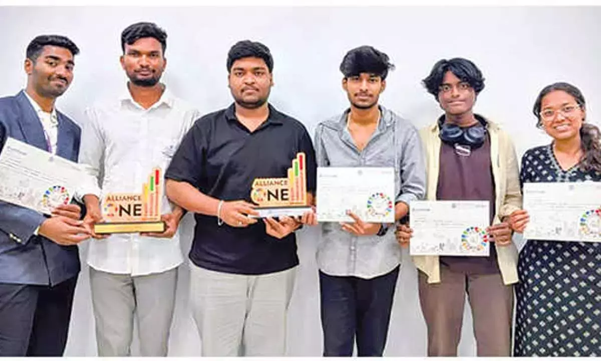 VEMU के स्टूडेंट्स ने नेशनल हैकाथॉन में पहला प्राइज़ जीता VEMU के स्टूडेंट्स ने नेशनल हैकाथॉन में पहला प्राइज़ जीता