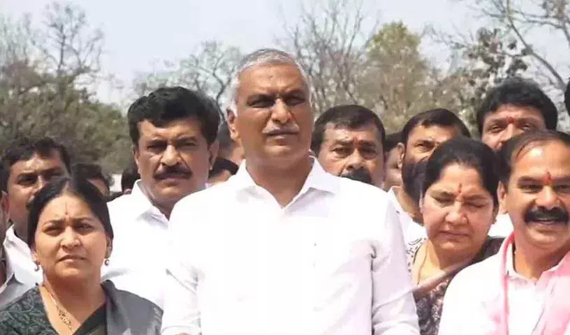 Harish Rao ने सरकार से बिना नियमों के पत्रकारों को मान्यता देने की मांग की Harish Rao ने सरकार से बिना नियमों के पत्रकारों को मान्यता देने की मांग की