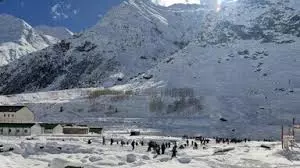 Shimla: हिमाचल के पहाड़ों में मौसम का बदलाव Shimla: हिमाचल के पहाड़ों में मौसम का बदलाव