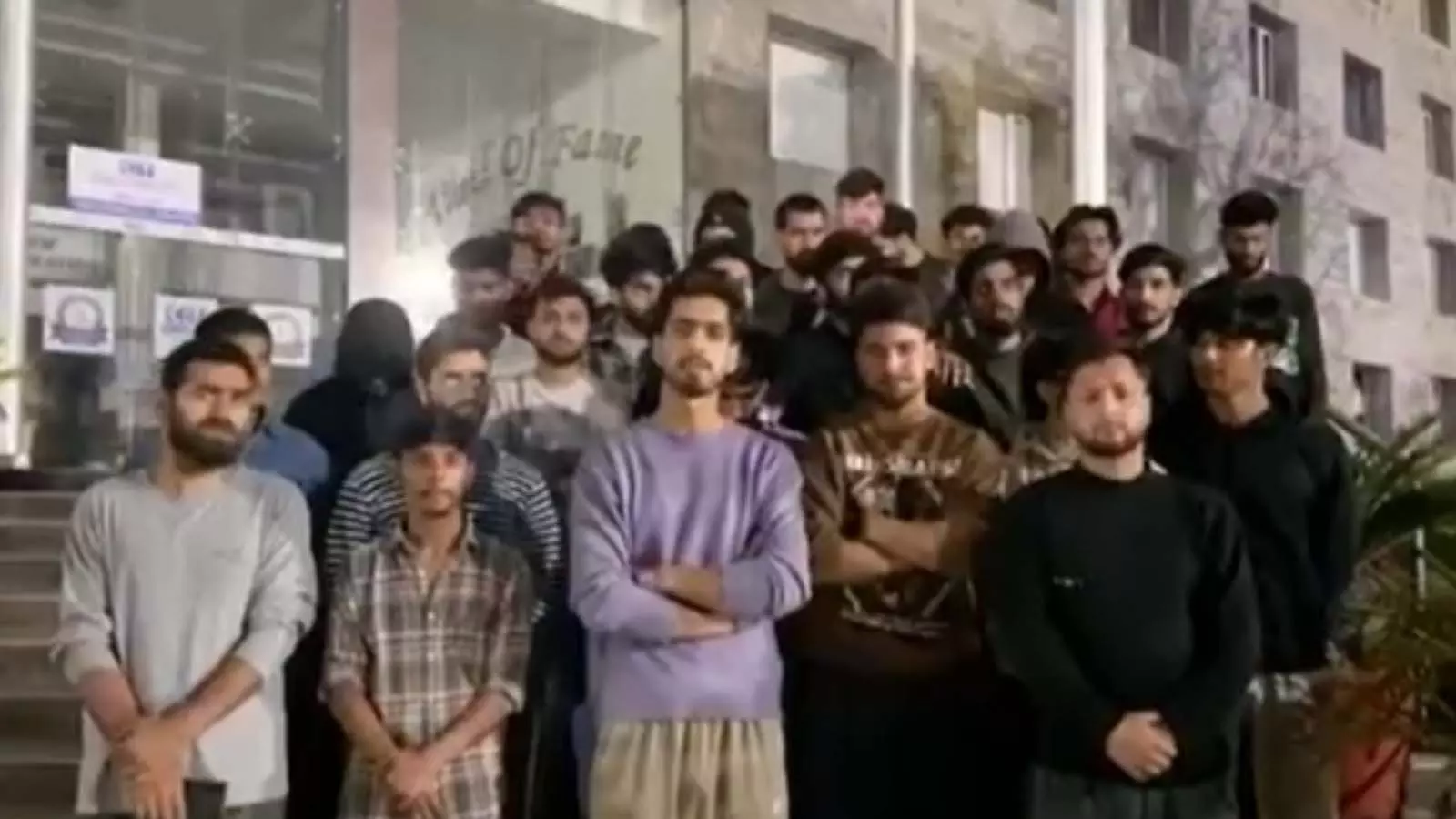 Punjab university में सेहरी और इफ्तार के लिए कहने पर कश्मीरी छात्रों को धमकाया गया Punjab university में सेहरी और इफ्तार के लिए कहने पर कश्मीरी छात्रों को धमकाया गया