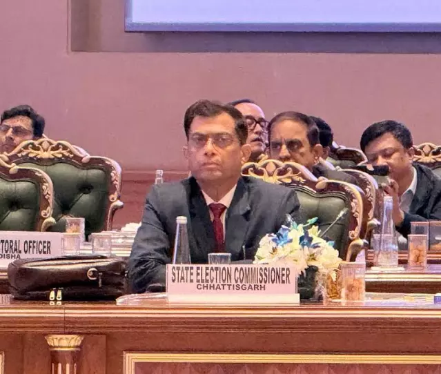 भारत निर्वाचन आयोग और राज्य निर्वाचन आयुक्तों का राष्ट्रीय राउंड टेबल सम्मेलन संपन्न भारत निर्वाचन आयोग और राज्य निर्वाचन आयुक्तों का राष्ट्रीय राउंड टेबल सम्मेलन संपन्न