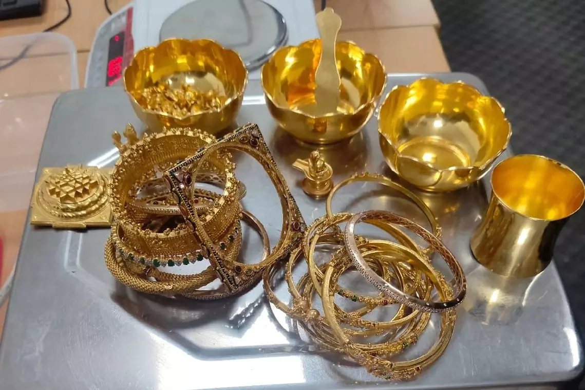 IGI में US पासपोर्ट धारक को 5.42 करोड़ रुपये की अघोषित रकम के साथ पकड़ा गया IGI में US पासपोर्ट धारक को 5.42 करोड़ रुपये की अघोषित रकम के साथ पकड़ा गया