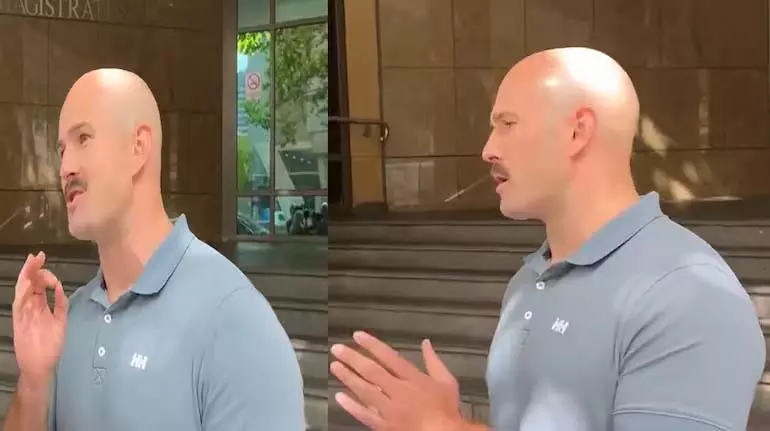 Neo-Nazi एक्टिविस्ट थॉमस सेवेल की नस्लवादी टिप्पणी से गुस्सा भड़क गया Neo-Nazi एक्टिविस्ट थॉमस सेवेल की नस्लवादी टिप्पणी से गुस्सा भड़क गया