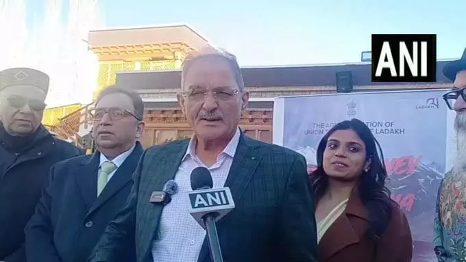Governor ने बुनकरों और कारीगरों को बढ़ावा देने पर दिया जोर Governor ने बुनकरों और कारीगरों को बढ़ावा देने पर दिया जोर