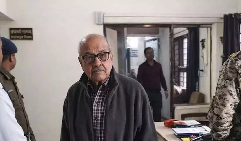 ग्वालियर में 25 दिन तक चली डिजिटल चोरी में Air Force के पूर्व डॉक्टर ने गंवाए ₹2.5 करोड़ ग्वालियर में 25 दिन तक चली डिजिटल चोरी में Air Force के पूर्व डॉक्टर ने गंवाए ₹2.5 करोड़
