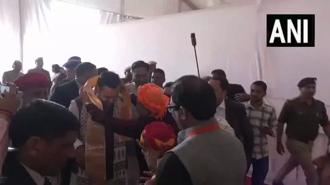 मुख्यमंत्री भजनलाल शर्मा ने धीरेंद्र शास्त्री के हनुमंत कथा कार्यक्रम में भाग लिया मुख्यमंत्री भजनलाल शर्मा ने धीरेंद्र शास्त्री के हनुमंत कथा कार्यक्रम में भाग लिया