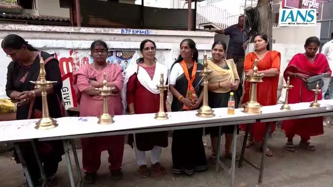 BJP कार्यकर्ताओं ने ‘अयप्पा ज्योति’ प्रदर्शन कर सावरिमाला गोल्ड घोटाले की जांच की मांग की BJP कार्यकर्ताओं ने ‘अयप्पा ज्योति’ प्रदर्शन कर सावरिमाला गोल्ड घोटाले की जांच की मांग की