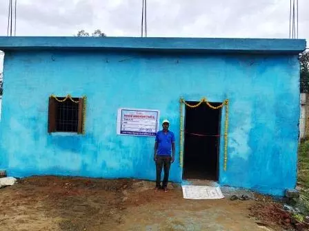 हर मौसम में सुरक्षित पक्की छत से बढ़ा श्रमिक अर्जुन का आत्मविश्वास हर मौसम में सुरक्षित पक्की छत से बढ़ा श्रमिक अर्जुन का आत्मविश्वास