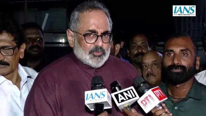 मुख्यमंत्री निवास के बाहर अय्यप्पा ज्योति संगम के साथ प्रदर्शन, सबरिमाला सोने के घोटाले की जांच की मांग मुख्यमंत्री निवास के बाहर अय्यप्पा ज्योति संगम के साथ प्रदर्शन, सबरिमाला सोने के घोटाले की जांच की मांग