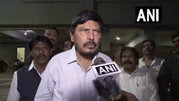 केंद्रीय मंत्री रामदास अठावले का युवा Congress अध्यक्ष उदय भानु चिब की गिरफ्तारी पर बयान केंद्रीय मंत्री रामदास अठावले का युवा Congress अध्यक्ष उदय भानु चिब की गिरफ्तारी पर बयान