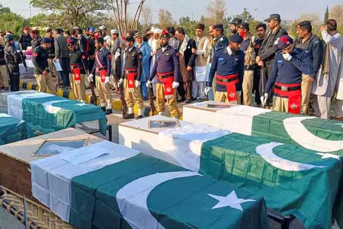 Pakistan में संदिग्ध आतंकवादियों के हमलों में 9 मरे, कई घायल Pakistan में संदिग्ध आतंकवादियों के हमलों में 9 मरे, कई घायल