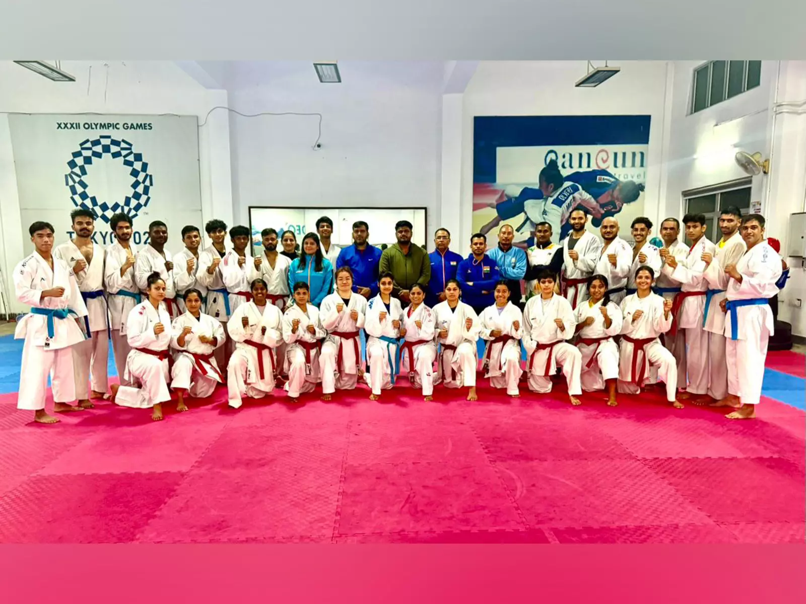 खेल मंत्रालय ने फेडरेशन विवाद के बीच कराटे के संचालन के लिए IOA को तदर्थ समिति गठित करने को कहा खेल मंत्रालय ने फेडरेशन विवाद के बीच कराटे के संचालन के लिए IOA को तदर्थ समिति गठित करने को कहा