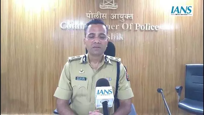 Fake पुलिसकर्मियों का गिरोह पकड़ा, 58 मामलों में 30 लाख रुपये जब्त Fake पुलिसकर्मियों का गिरोह पकड़ा, 58 मामलों में 30 लाख रुपये जब्त